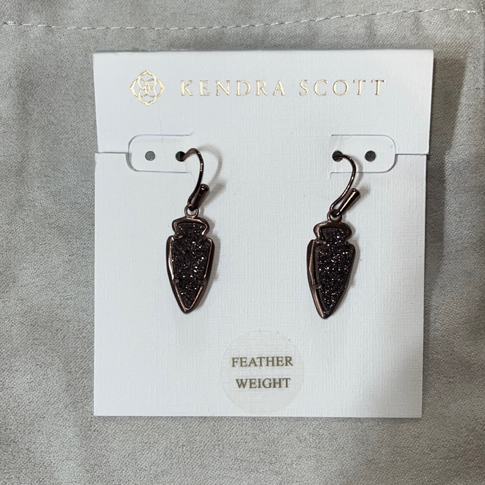 Chocolate brown Kendra Scott dangle earrings